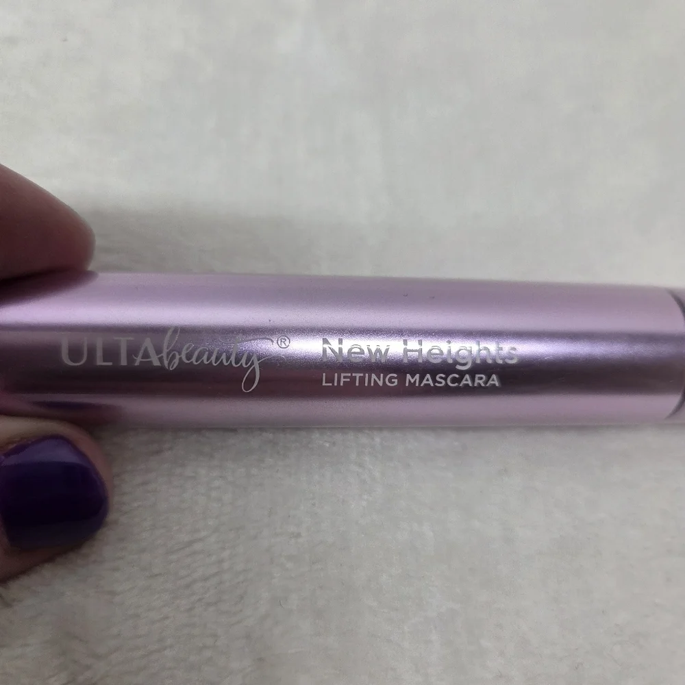 ULTA Beauty New Heights Lifting Mascara - Extreme Lift & Hold - New Black